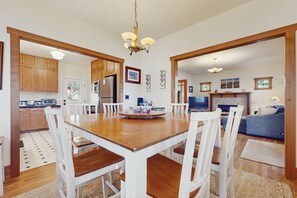 Dining - Bayfront Dog-Friendly Cottage with Porch, Gas Grill, WiFi & Beach Access (Port Townsend)