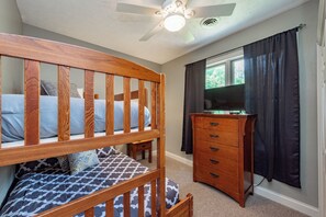 8 quartos, Wi-Fi de cortesia, roupa de cama