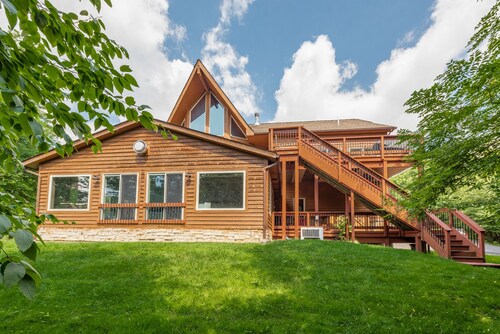 Highland-kartanon pääsy kotiin yksityisellä sisäuima-altaalla