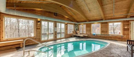 Inomhuspool och uppvärmd pool