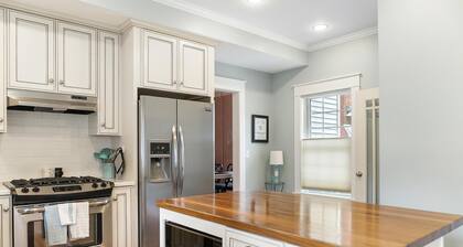 Kauniisti remontoitu koti, ravintoloista ja viihdykkeistä!