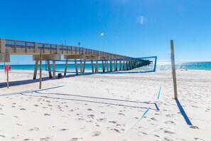 Beach nearby - "Beach Witch" | Steps To The Beach | Community Pool | Beautiful beach views! (Panama City Beach)