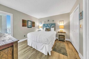 2 slaapkamers, een strijkplank/strijkijzer, gratis wifi, beddengoed