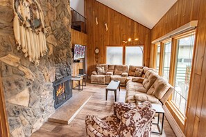 TV, fireplace, DVD player