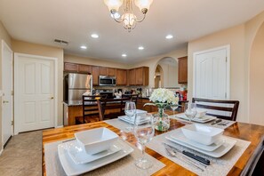 Dining - Relaxing 4 Bedroom Home with Sparkling Heated Pool! (Queen Creek)