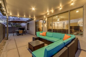 Outdoor dining - Relaxing 4 Bedroom Home with Sparkling Heated Pool! (Queen Creek)