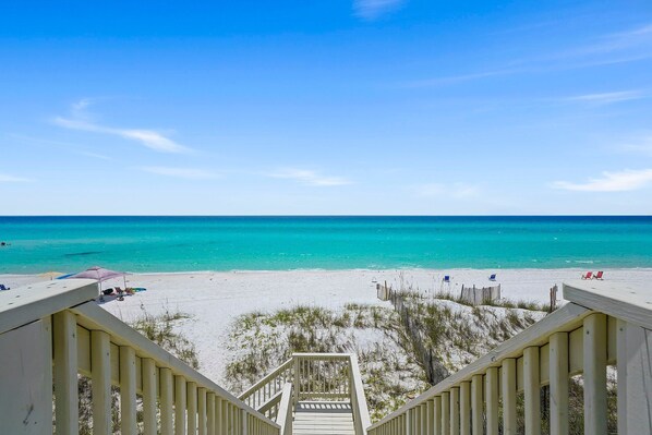 On the beach - The Pelagic Blue - Beachfront Vacation Home on 30A with Large Private Pool & Direct Beach Access (Santa Rosa Beach)