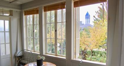 Private Suite in transitional O4W.