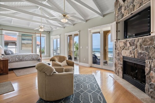 Dazzling Beach House with Private pool! Steps to Private Beach, Tennis Courts