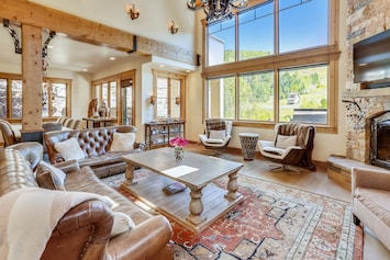 The expansive grand living area! Perfect for families! Casa Galena is located in the core of Mountain Village and walking distance to everything!