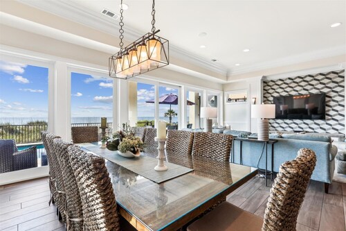 Oceanfront, Pool, Elevator, Guest Favorite, Views