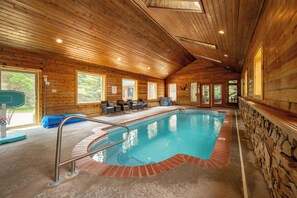 Piscina interna, piscina aquecida