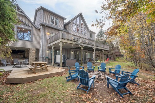 Lakefront Chalet w/ Pool, Private Dock, & Hot Tub