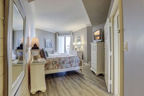 2 habitaciones, escritorio, tabla de planchar con plancha y wifi gratis 