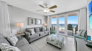 Televisión, reproductor de DVD y estéreo