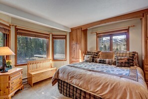 2 bedrooms, free internet, bed sheets
