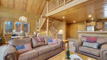 TV, fireplace, DVD player