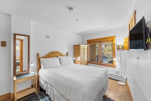 1 habitación, tabla de planchar con plancha, internet y ropa de cama