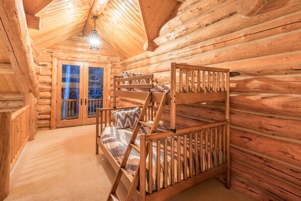 4 Schlafzimmer, Bügeleisen/Bügelbrett, kostenloses WLAN, Bettwäsche