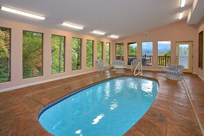 Indoor pool, a heated pool - Splash Mansion: It's Time to Make a Splash in the Smokies! (GATLINBURG)