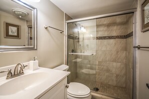 Combined shower/tub