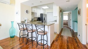 Private kitchen - Gulf Stream Villa 114 - Three Bedroom, Three Bath Oceanfront Townhouse (Garden City Beach)