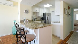 Private kitchen - Gulf Stream Villa 114 - Three Bedroom, Three Bath Oceanfront Townhouse (Garden City Beach)