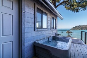 Outdoor spa tub - Raven House - Hot Tub,  Romantic Ocean Views! (Trinidad)