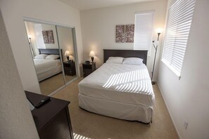 3 bedrooms, desk, free WiFi, bed sheets