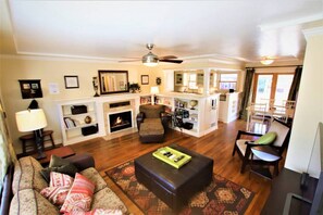 Smart TV, fireplace, DVD player, books - Peaceful Boise Bungalow, Short Drive to Downtown! (Boise)