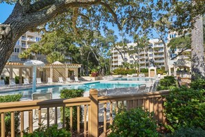 A heated pool - 4th floor oceanfront, end unit in Palmetto Dunes! Ocean views from each room! (Hilton Head Island)