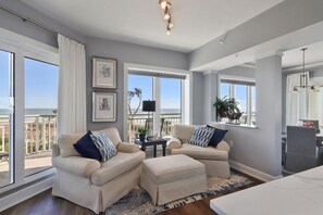 Smart TV - 4th floor oceanfront, end unit in Palmetto Dunes! Ocean views from each room! (Hilton Head Island)