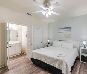 4 chambres, lit avec matelas en mousse à mémoire