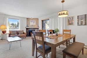 Interior - Affordable Ski Condo with Rustic Charm: Ski-In Access, Close to Main St dba12 (Breckenridge)