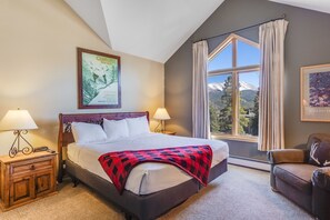 4 室のベッドルーム、アイロン / アイロン台、WiFi (無料)、ベッドシーツ