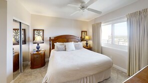 1 bedroom, iron/ironing board, free WiFi, bed sheets - Gulf Front Condo Free Beach Chairs Free round of Golf & Activities Every Day! (Panama City Beach)