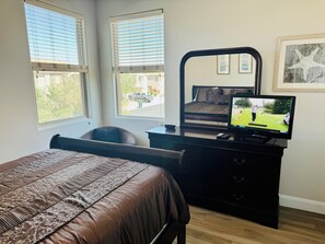 2 slaapkamers, een strijkplank/strijkijzer, gratis wifi, beddengoed
