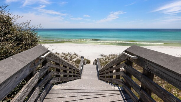 Beach - Holzworth House + Gulf Views, Large Decks & Bikes (Santa Rosa Beach)