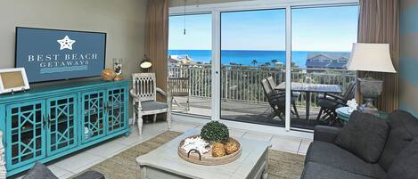 Een televisie en een dvd-speler