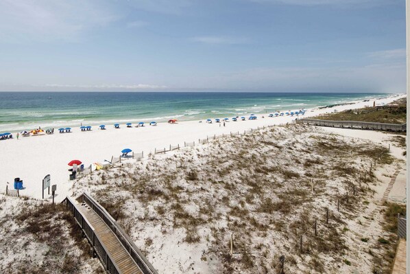 On the beach - Surf Dweller 506, Largest Gulf Front balconies (Fort Walton Beach)