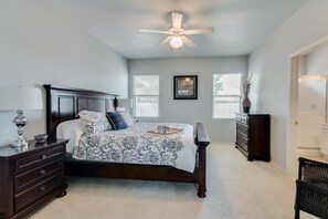 2 bedrooms, desk, iron/ironing board, internet
