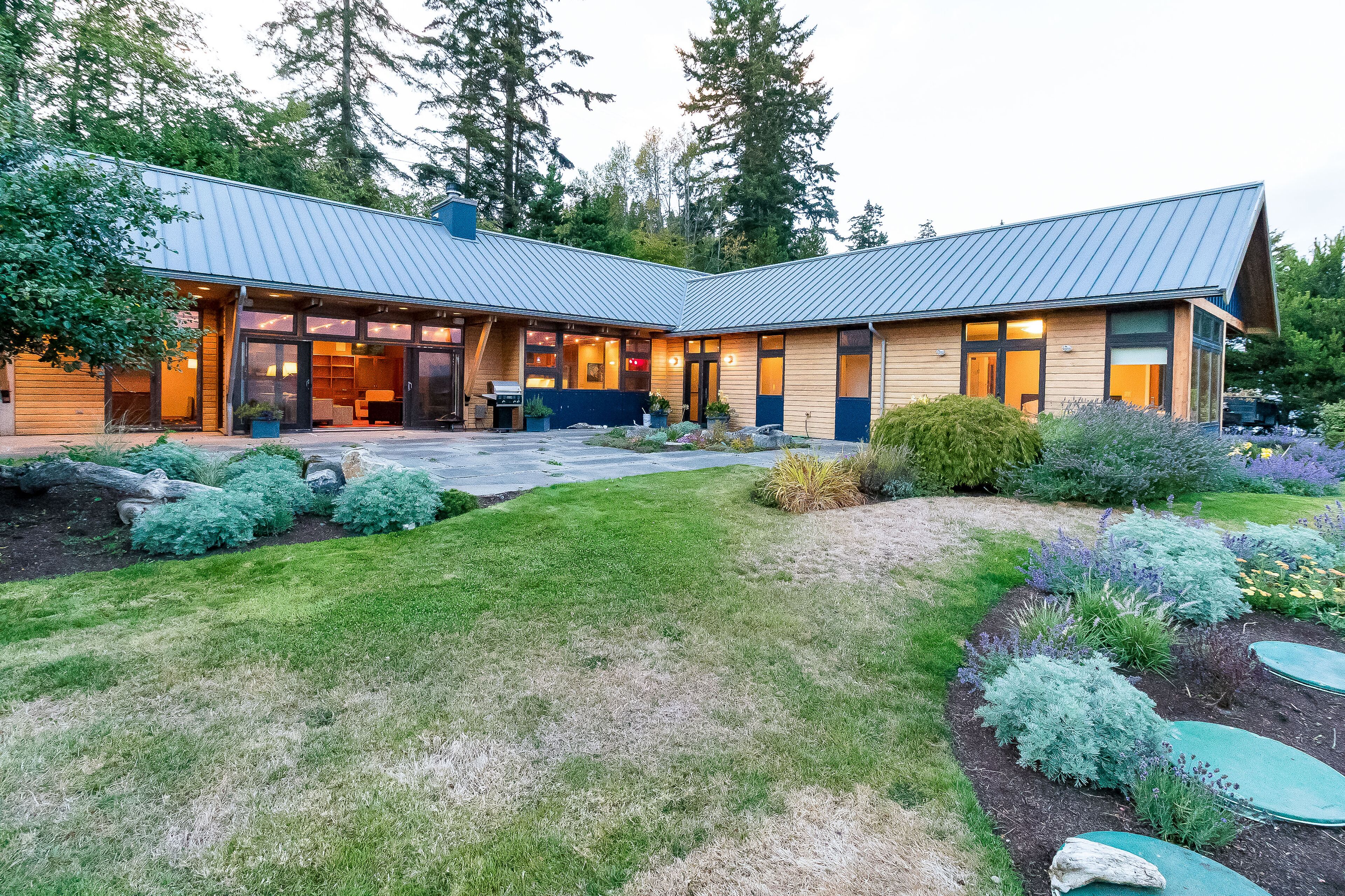 Spacious bayfront home w/ a patio, views, & easy beach access