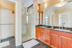 Free toiletries, hair dryer, towels