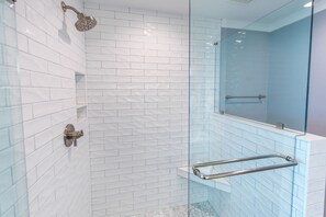 Douche, serviettes fournies