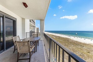 Outdoor dining - Phoenix VI 1206 | Covered Parking | Indoor & Outdoor Pools | My Beach Getaways (Orange Beach)