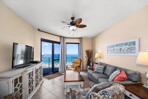 Phoenix VI 1206 | Covered Parking | Indoor & Outdoor Pools | My Beach Getaways