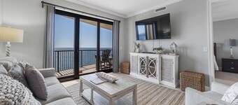 Grand Pointe 605 by Liquid Life