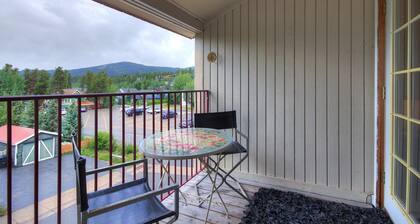 ILMAINEN SkyCard-toiminta - Vintage keskusta -huoneisto, ylimmän kerroksen yksikkö, kuljetusreitillä - Alpenrose 303