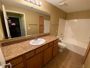 Shampoo, toilet paper - Le Maisonette Spectacular- Kierland/Scottsdale (Scottsdale)
