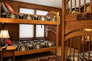 3 bedrooms, iron/ironing board, travel cot, free WiFi - Cabin at Vallecito Lake with Panoramic Lake and Mountain Views, Dog Friendly (Bayfield)